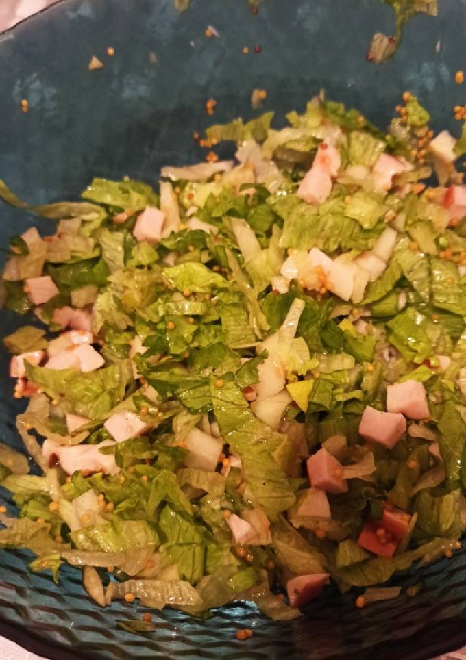 Салат з копченою куркою та грушею)