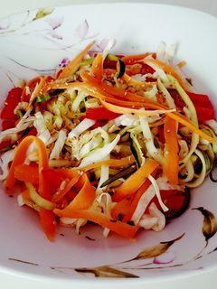 Una foto de Ensalada fresca de verduras