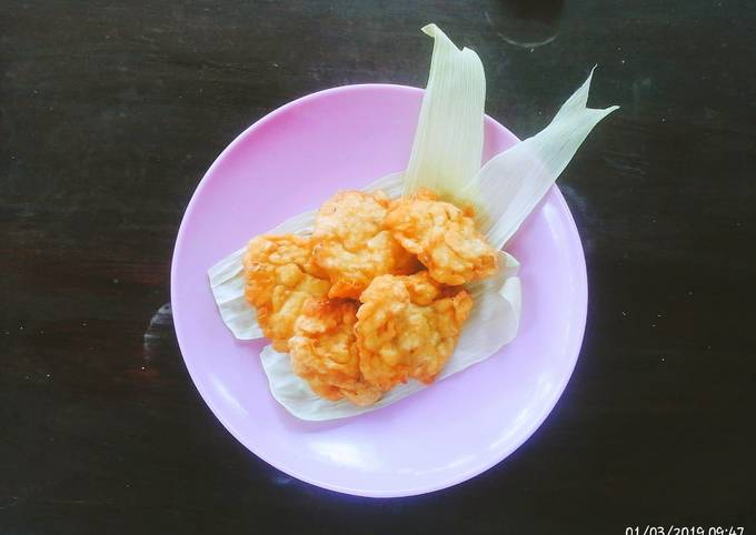 Langkah Mudah untuk Menyiapkan Dadar/bakwan jagung empuk dan krispi, Lezat