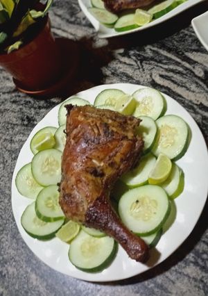 A picture of Grilled chicken laps.
