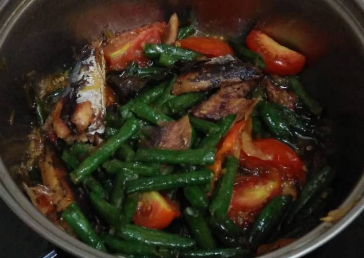 Oseng ikan cabe hijau ala nak kost
