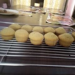 A picture of Vanilla cupcakes.