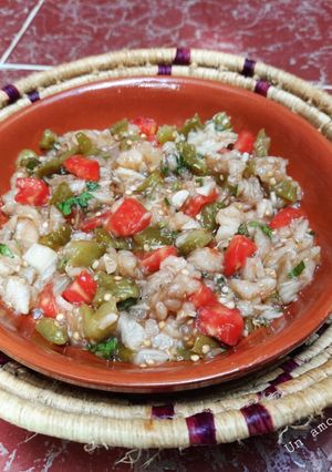 Une photo de Salade d'aubergines 🍆🫑🍅🧄🌱