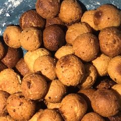 A picture of Gullisuwa(Milk Balls).