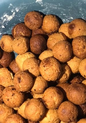 A picture of Gullisuwa(Milk Balls).