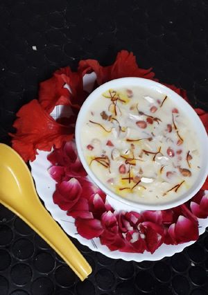 A picture of Mixed fruit custard.