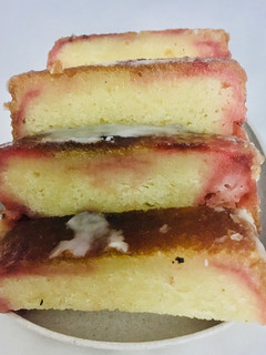 Una foto de BUDÍN DE YOGURT Y DULCE DE CIRUELAS 🧉🥧🧉🥮🧉