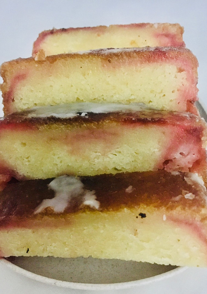 Una foto de BUDÍN DE YOGURT Y DULCE DE CIRUELAS 🧉🥧🧉🥮🧉