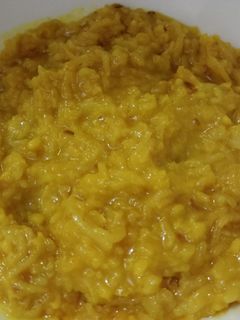 पीली मूंग दाल की खिचड़ी (Pili moong dal ki khichdi recipe in hindi) रेसिपी मुख्य फोटो