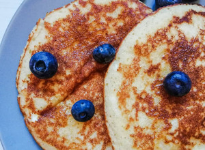 Foto di Pancakes fit🥞 con farina di avena, yogurt greco e cocco🥥