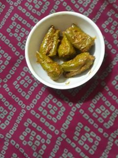 राई के मिर्च का अचार (rai ke mirch ka achar recipe in Hindi) रेसिपी मुख्य फोटो