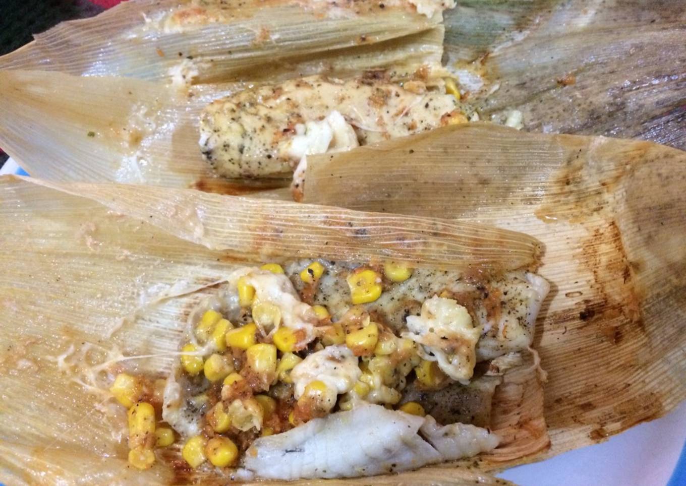 Tamal de pescado y pollo