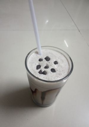 ઓરિયો ચોકો ચીપ્સ મિલ્કશેક રેસીપી મુખ્ય ફોટો