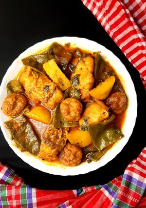 শিম আলু ডালের বড়ি দিয়ে রুই মাছের ঝোল রেসিপির প্রধান ছবি