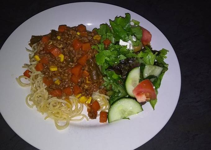 Pasta with Green Salad