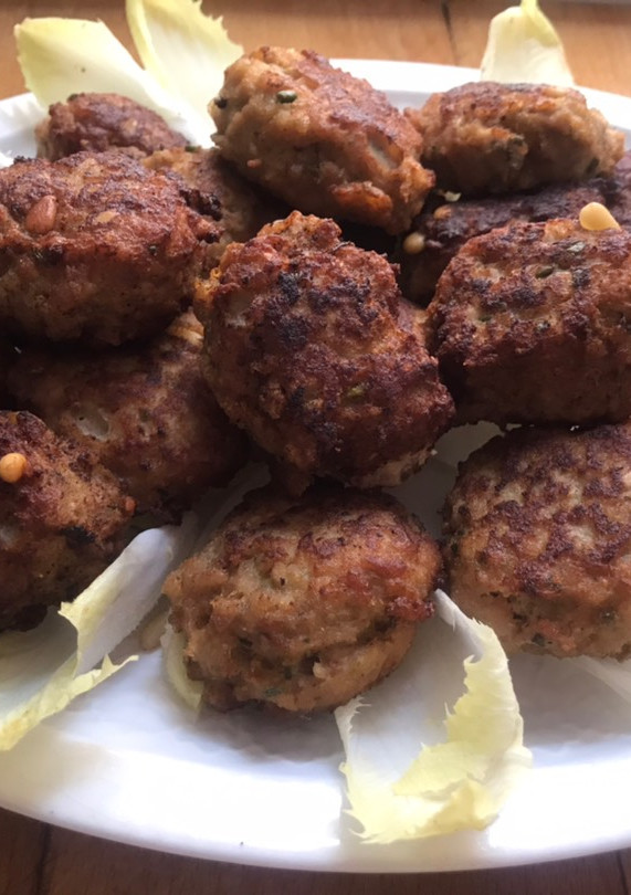 Una foto de Albóndigas chafadas o mini-hamburguesas...con brócoli 🥦