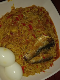 Noddle mai kwai da cyden ainihin hoton girkin