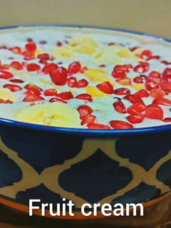 फ्रूट क्रीम (fruit cream recipe in Hindi) रेसिपी मुख्य फोटो