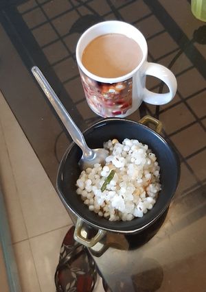 A picture of Sabudana khichdi with masala tea.