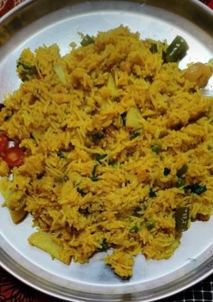 वेजिटेबल पुलाव (vegetable pulao recipe in Hindi) रेसिपी मुख्य फोटो