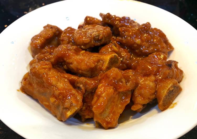 ซี่โครงหมูน้ำผึ้งอบซอส