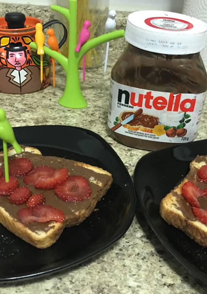 Una foto de Tostadas de Nutella con frutas