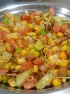 મકાઈ ચાટ (Makai Chaat Recipe In Gujarati) રેસીપી મુખ્ય ફોટો