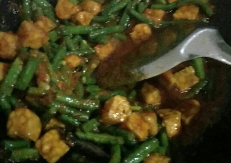 Tumis tempe campur kacang panjang