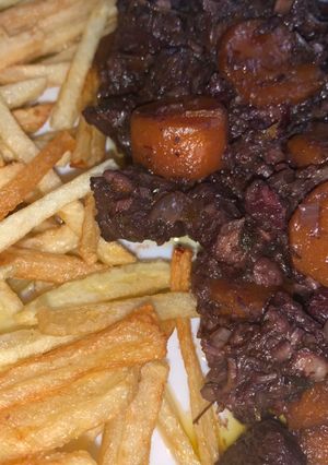 A picture of Beef Bourguignon.