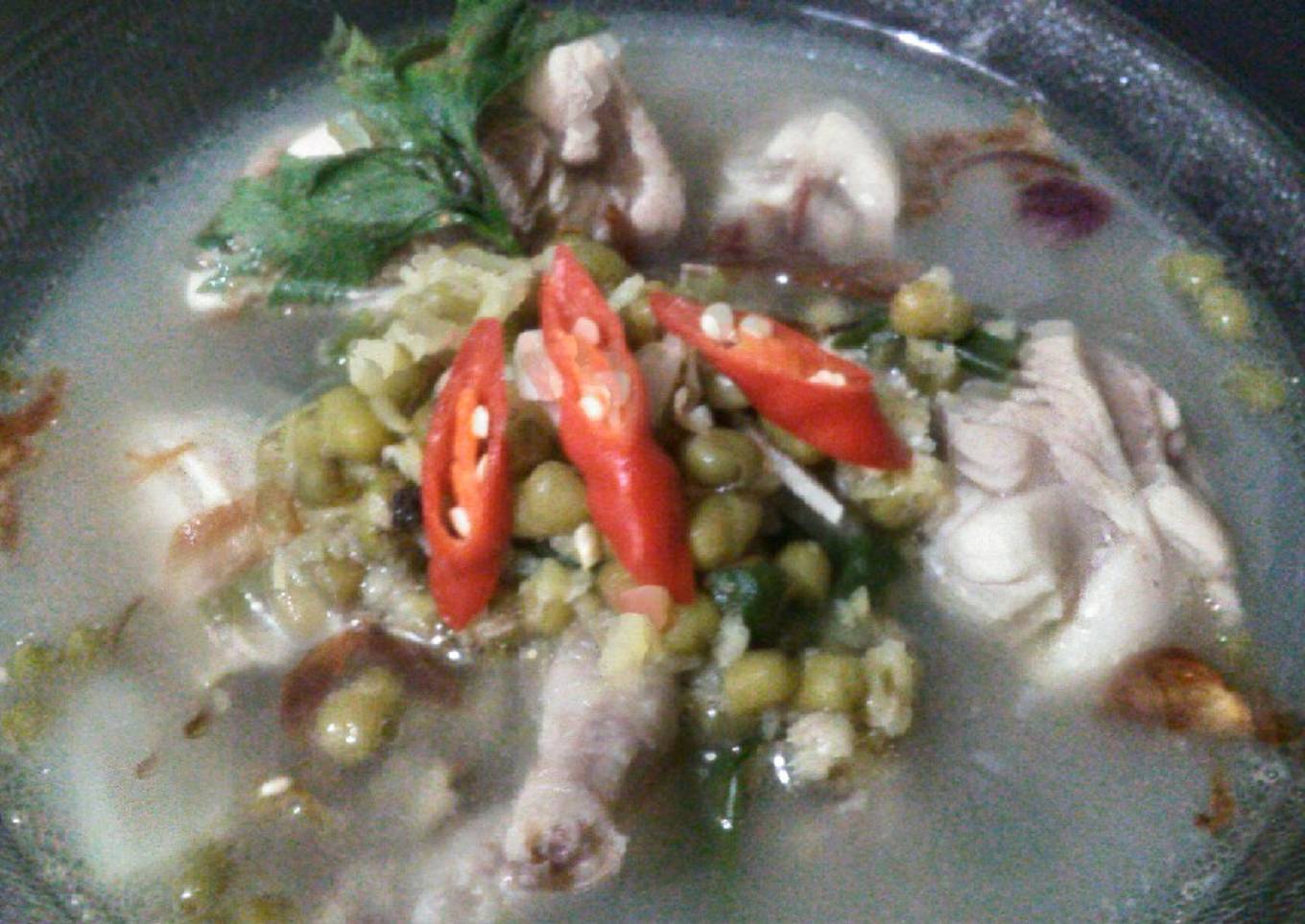 Sop ayam kacang ijo