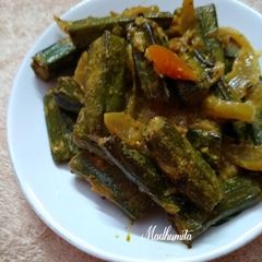 A picture of Bhindi {Lady's Finger} Besara(mustard paste).