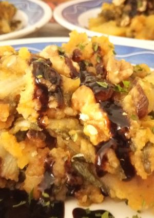 Una foto de Acelgas con Patatas rehogadas con Salsa de Soja y Ponzu más nueces