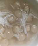 Chè bột lọc nhân dừa