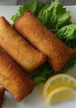 A picture of Chicken cheese bread roll.