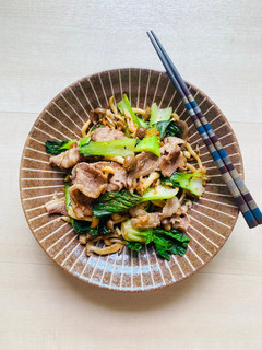 A picture of Beef and garlic mushrooms in ginger shoyu sauce.