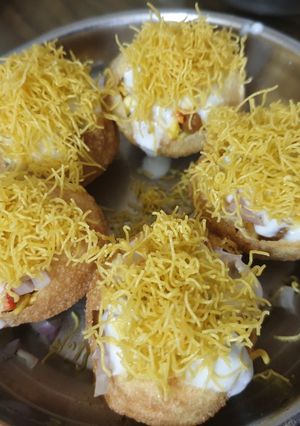A picture of Bhel puri.