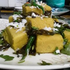 A picture of Gujrati instant khaman dhokla.