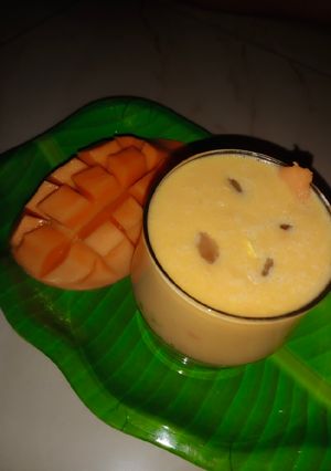 मैंगो मिल्क शेक(mango milk shake recipe in hindi) रेसिपी मुख्य फोटो