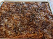 Una foto di focaccia olio e origano