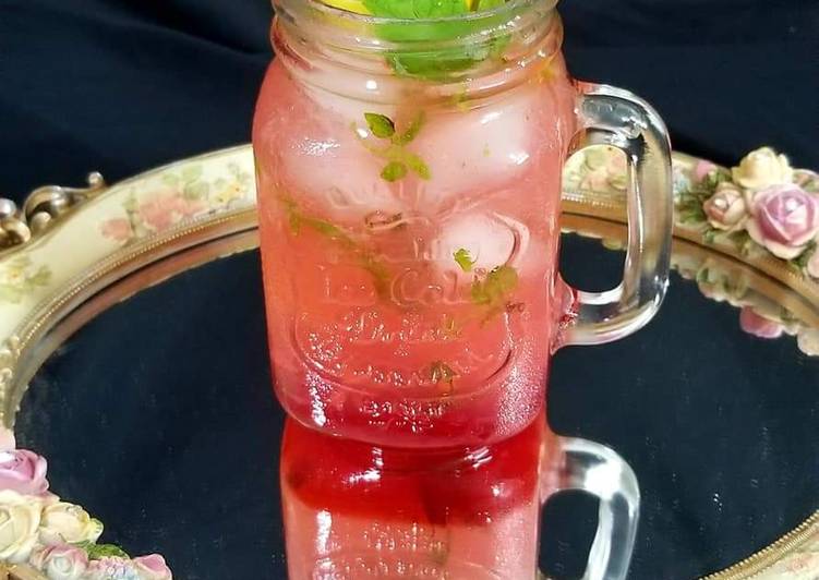 How to Make Any-night-of-the-week Rose mojito