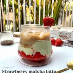รูปของ Strawberry matcha latte