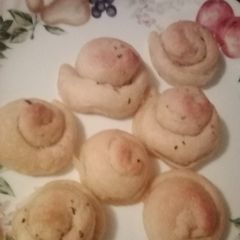 Garlic knots A picture of Garlic knots.