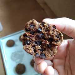 A picture of Oat Chocochip Cookies.