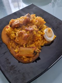 Una foto de Arroz con costillas