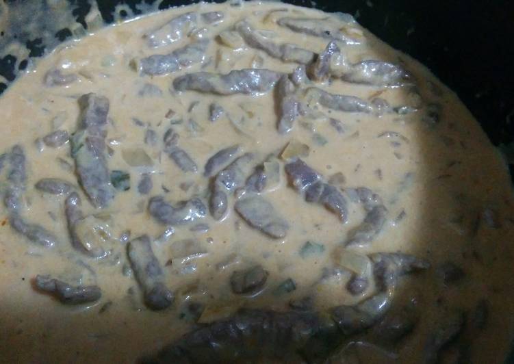 Strogonoff de carne - Tudogosreceitas