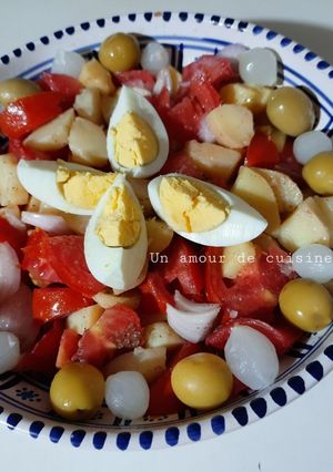 Une photo de Salade pommes de terre tomates 🍴