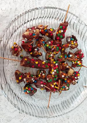 A picture of Fruits chocolate / all children are happy.