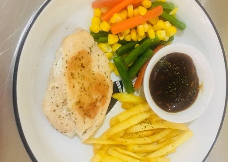 Proses meracik Steak simpel ala nne2 Anti Gagal