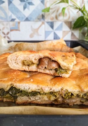 Foto di Pizza focaccia con rape e salsiccia