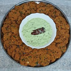 A picture of Daal vada.